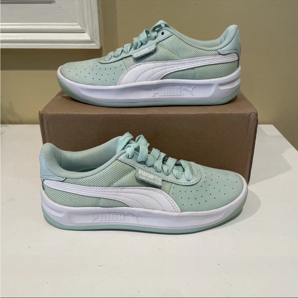 Women’s Puma California Casual Blue And White Size 5.5